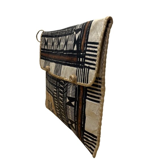 Traditional Handcrafted Black & Beige Bark Envelope Bag With Geometric Design - Picture 2 of 9